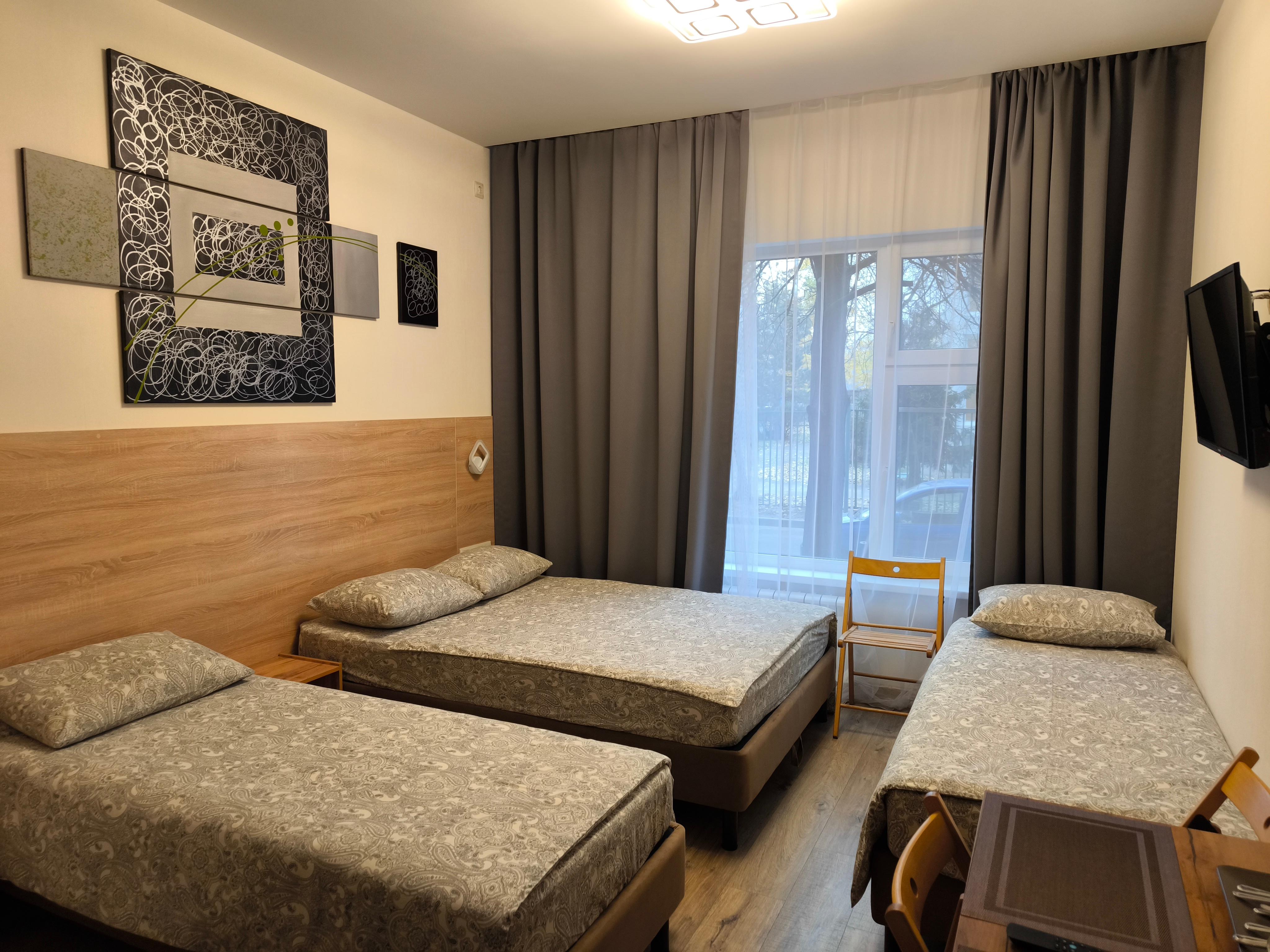 Номер №3 Трехместный с тремя кроватями (140+80+80см)