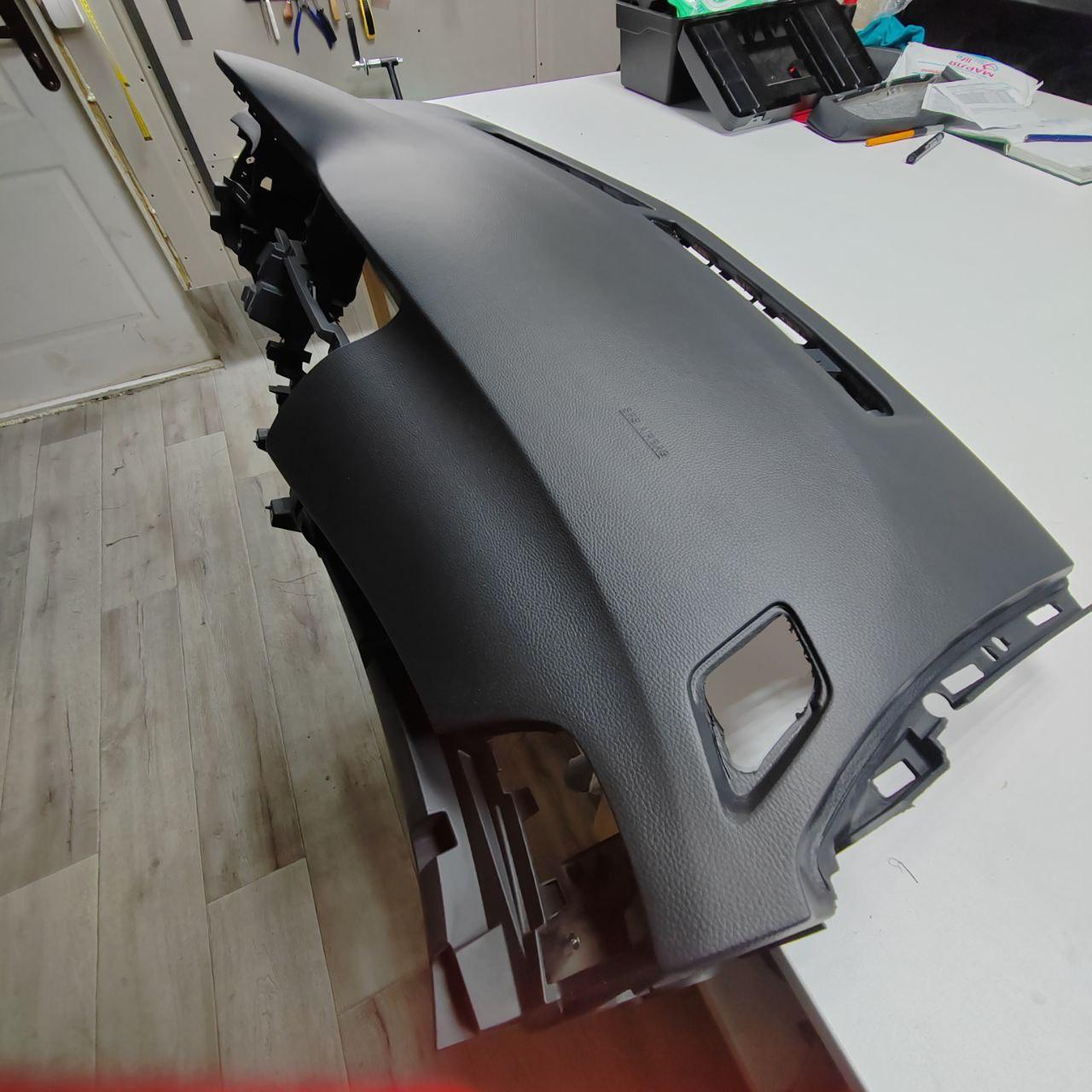 Торпедо Nissan Centro