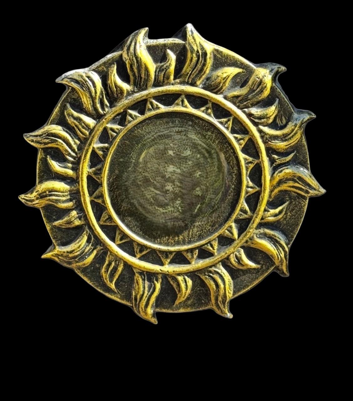 Автор книг, новелл, рассказов.
Писатель-Фантаст