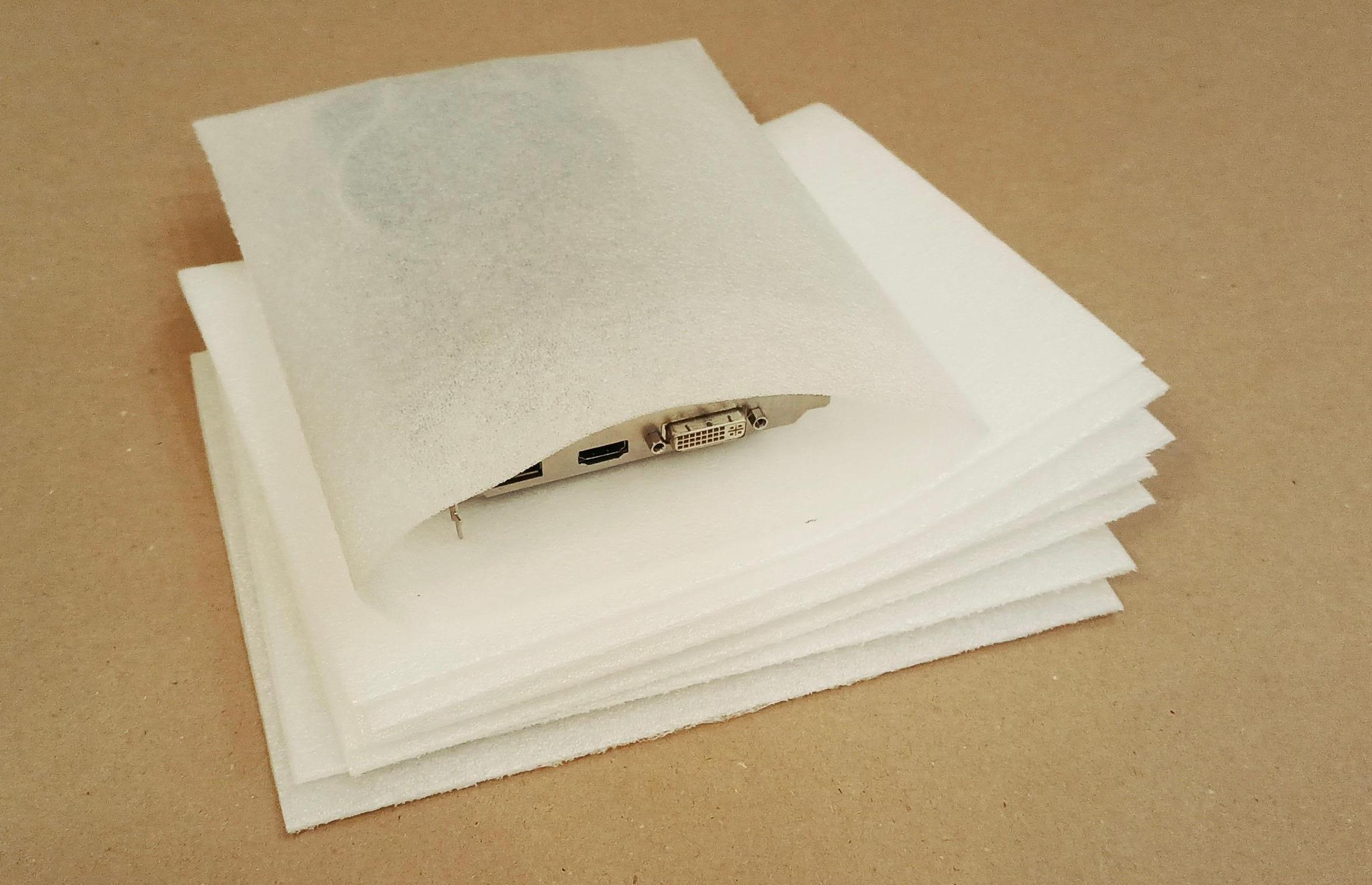 Белые, полупрозрачные мягкие пакеты