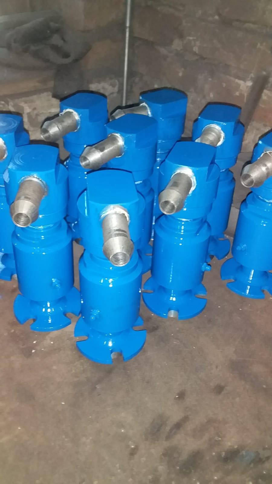 Вертлюжок - разрядник фланцевый